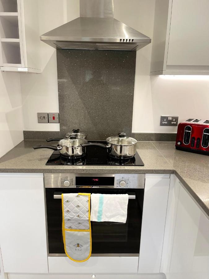 Hatfield Haven - Modern 2-Bed Retreat Near Uni, Business Park & City Center, Free Parking, Big Savings On Longer Stays Eksteriør billede