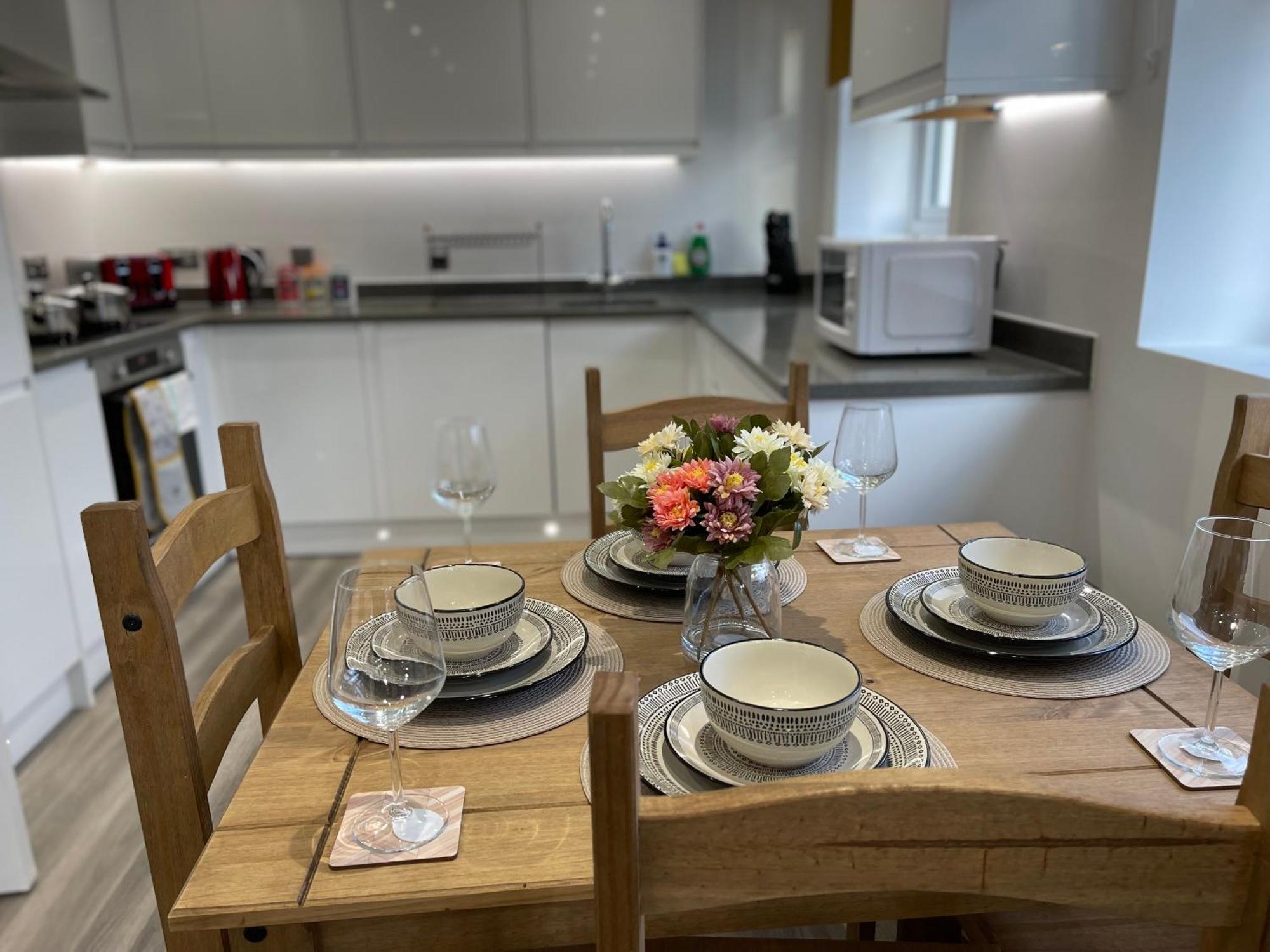 Hatfield Haven - Modern 2-Bed Retreat Near Uni, Business Park & City Center, Free Parking, Big Savings On Longer Stays Eksteriør billede